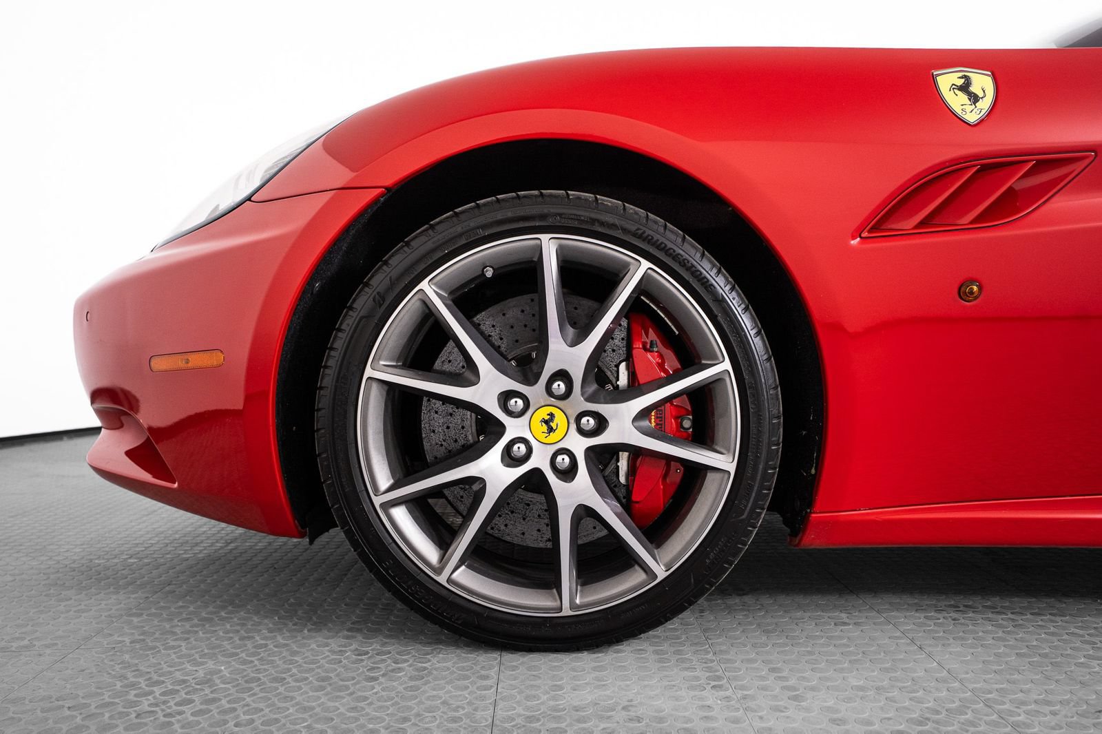 Certified 2012 Ferrari California RWD image 9