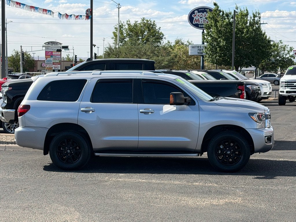 Used 2018 Toyota Sequoia Limited w/ Safety & Convenience Package AWD/4WD image 3