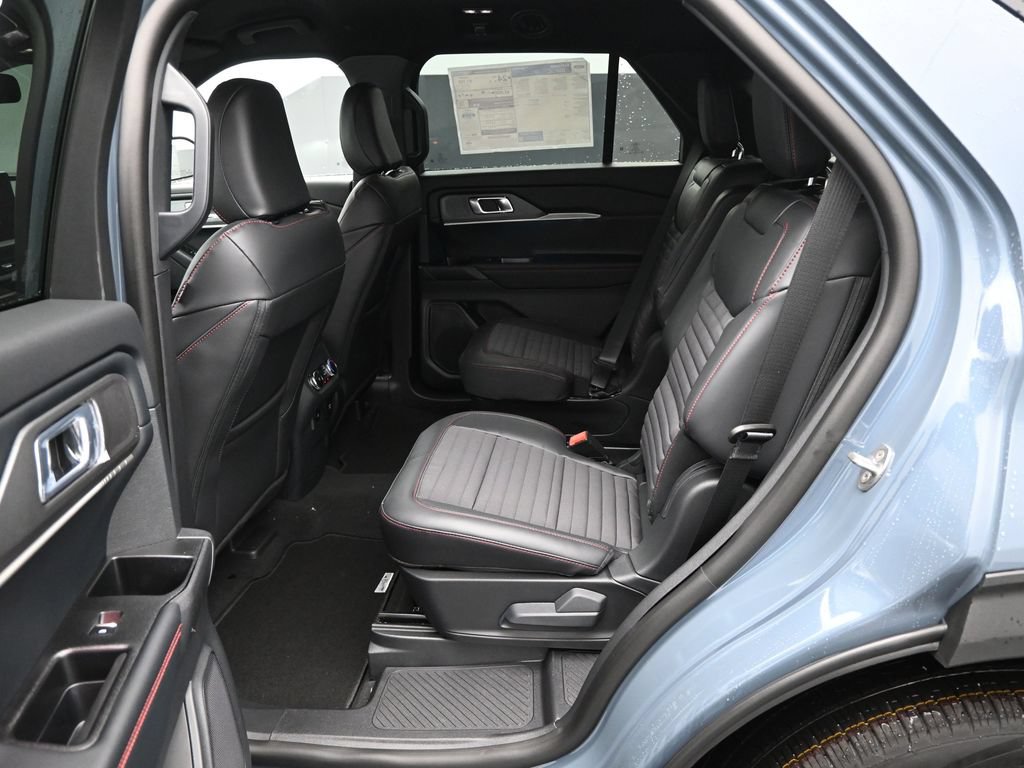 New 2026 Ford Explorer ST-Line w/ ST-Line Street Pack RWD image 18