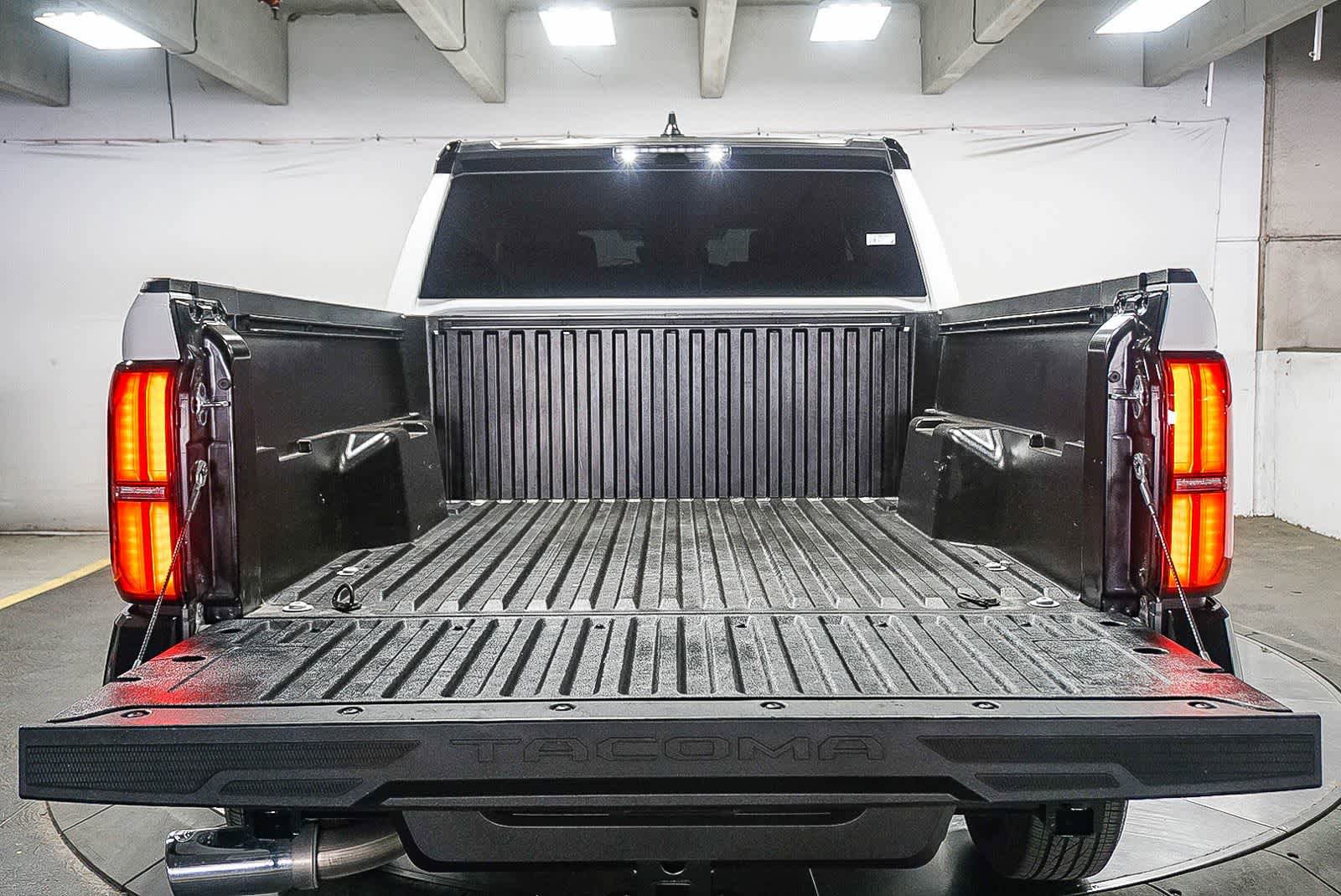 Certified 2024 Toyota Tacoma SR5 AWD/4WD image 27