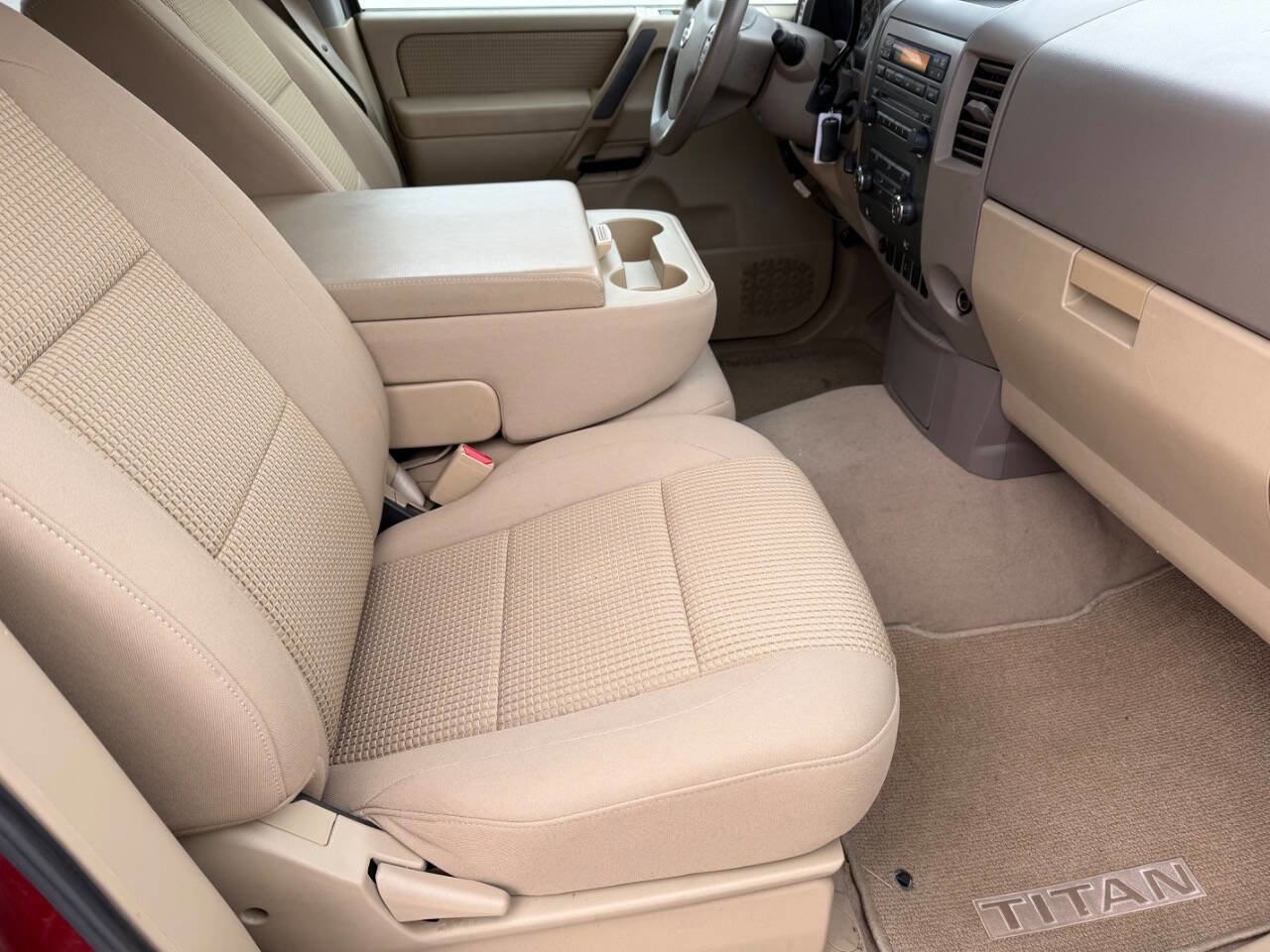 Used 2008 Nissan Titan SE image 21