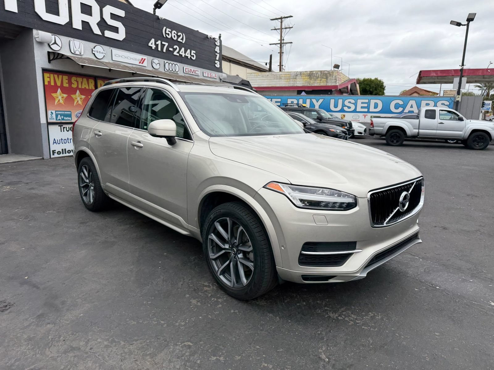 Used 2018 Volvo XC90 T6 Momentum w/ Convenience Package AWD/4WD image 2