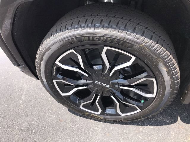 New 2025 GMC Sierra EV Denali image 10