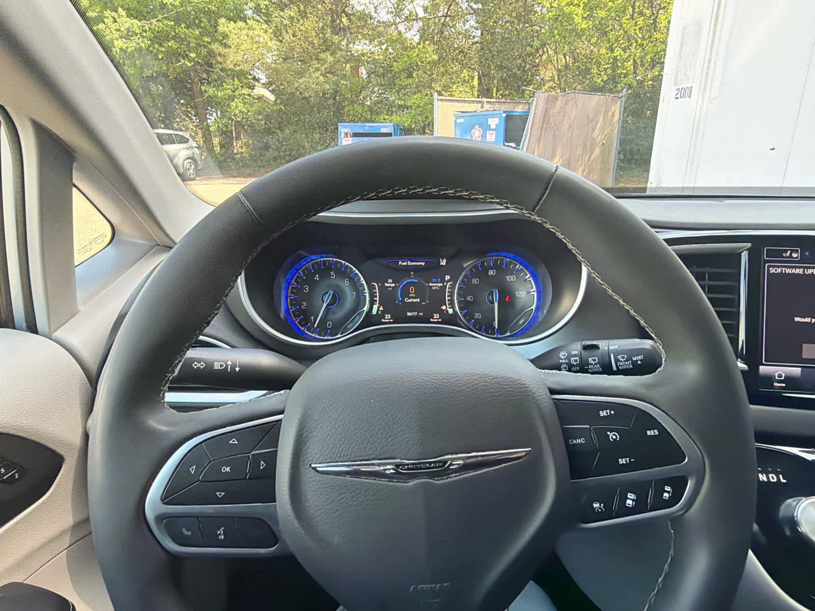 Used 2024 Chrysler Pacifica Touring-L FWD image 21