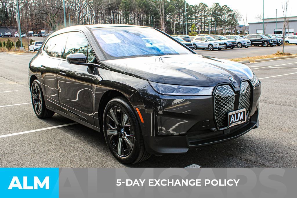 Used 2023 BMW iX xDrive50 w/ Convenience Package image 4
