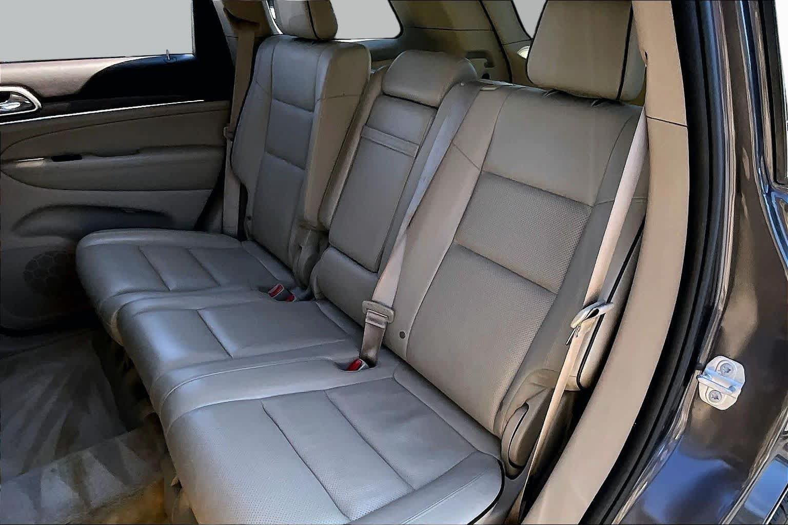 Used 2017 Jeep Grand Cherokee Overland AWD/4WD image 20