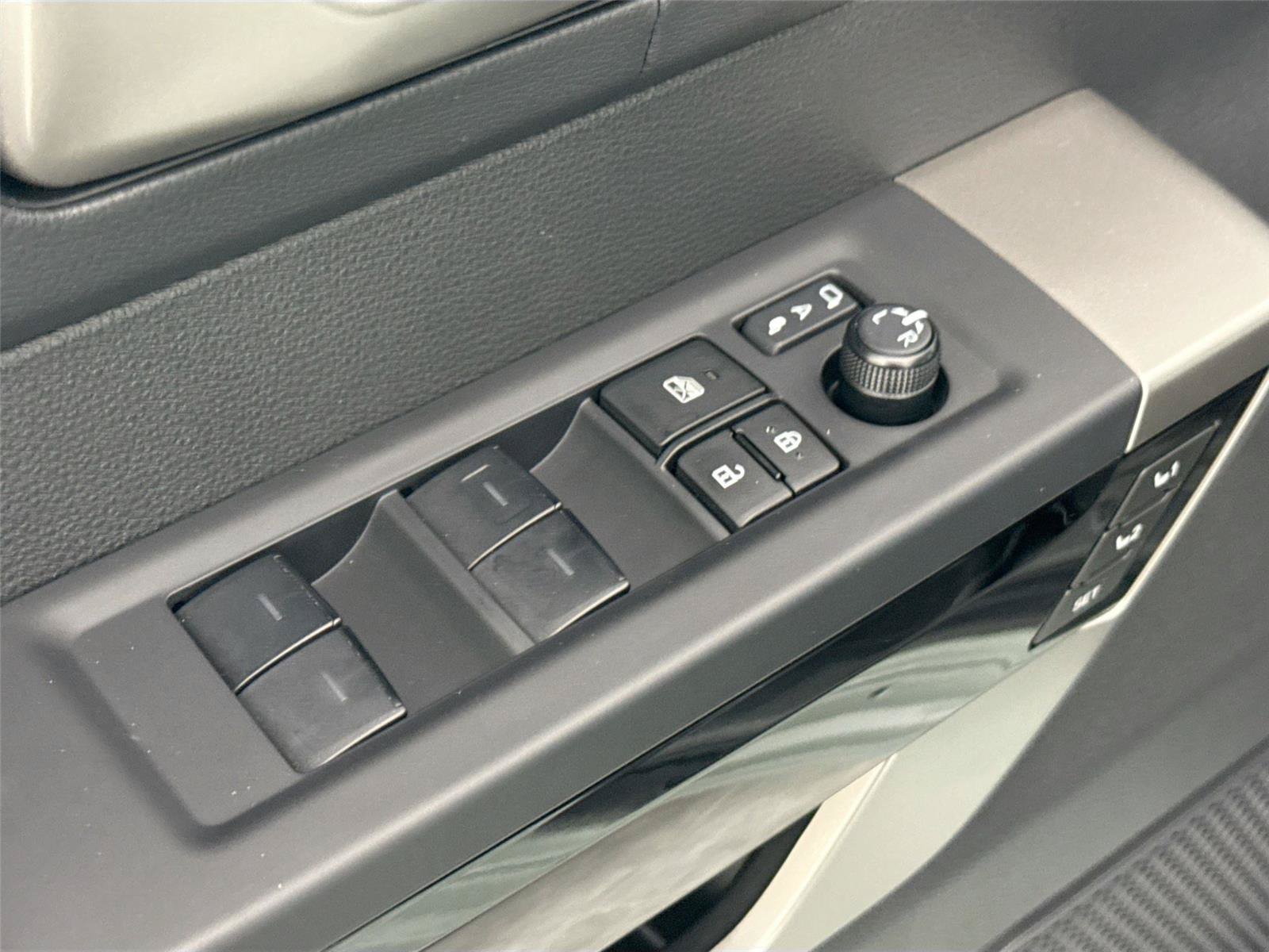 Used 2024 Toyota Tundra Limited AWD/4WD image 29