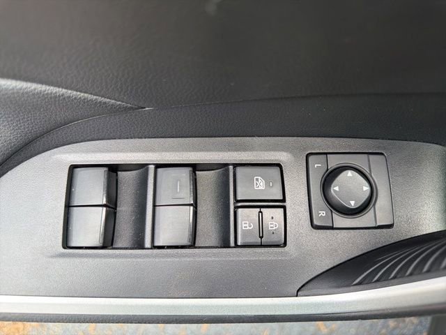 Used 2021 Toyota RAV4 XLE w/ XLE Grade Weather Package image 18