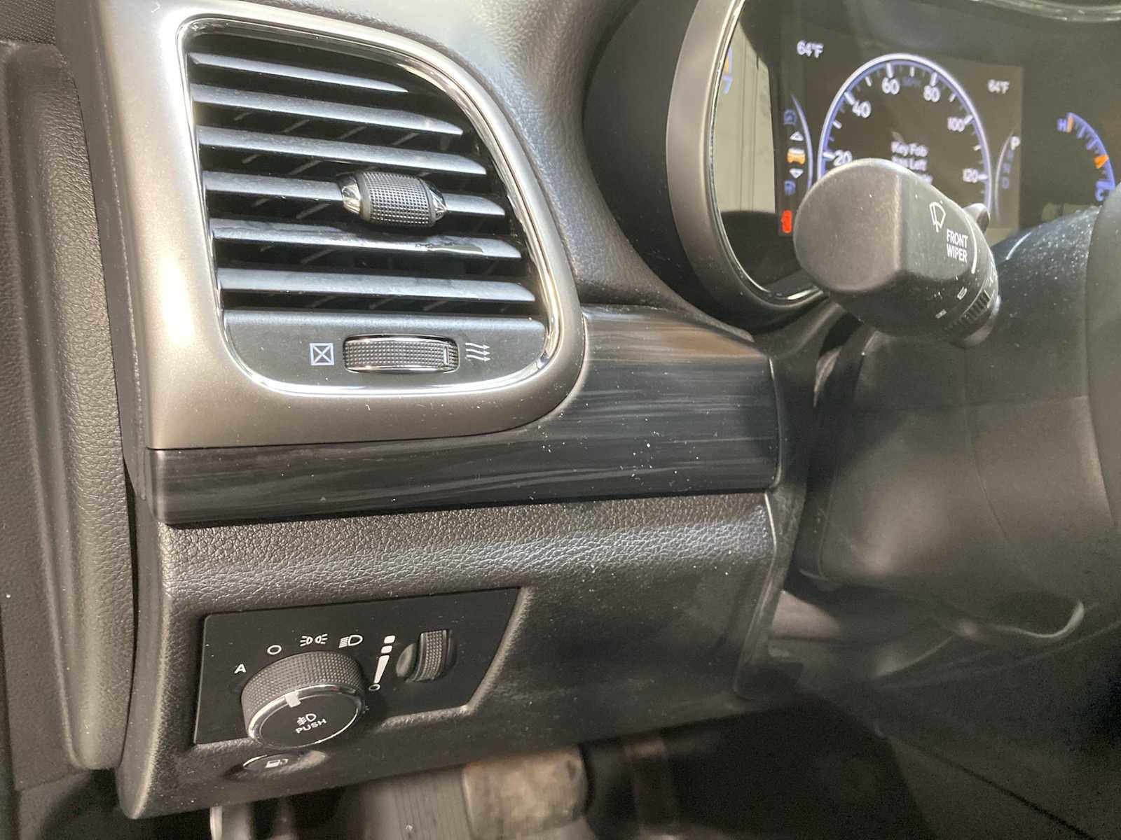 Used 2020 Jeep Grand Cherokee Altitude image 24