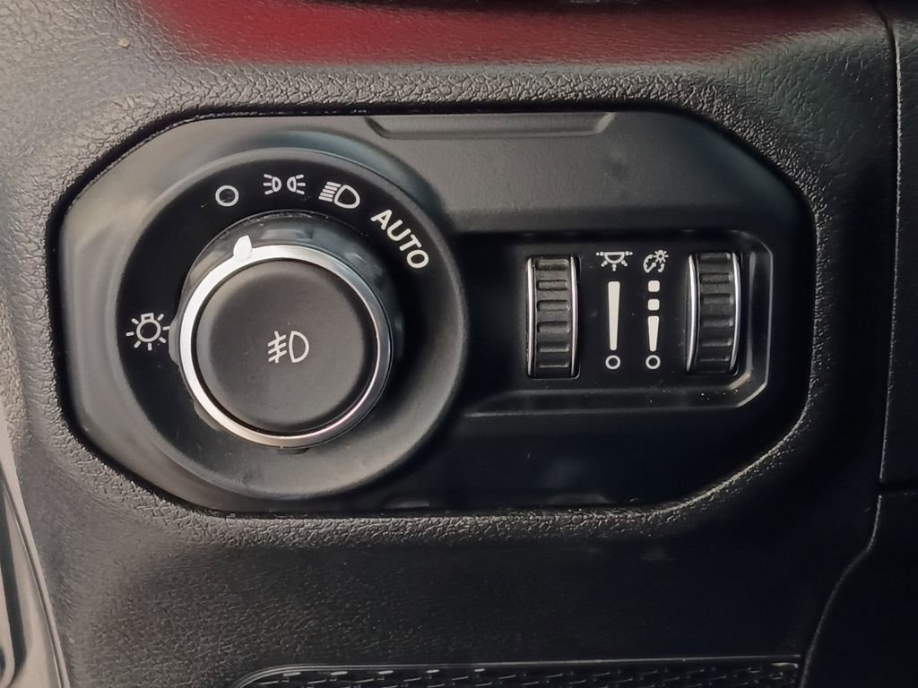 Used 2021 Jeep Wrangler Unlimited Rubicon AWD/4WD image 12