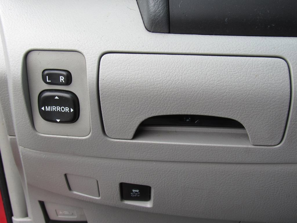 Used 2010 Toyota Camry image 29