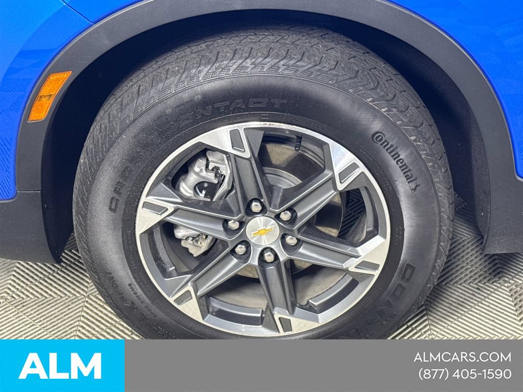Used 2025 Chevrolet Blazer LT FWD image 14