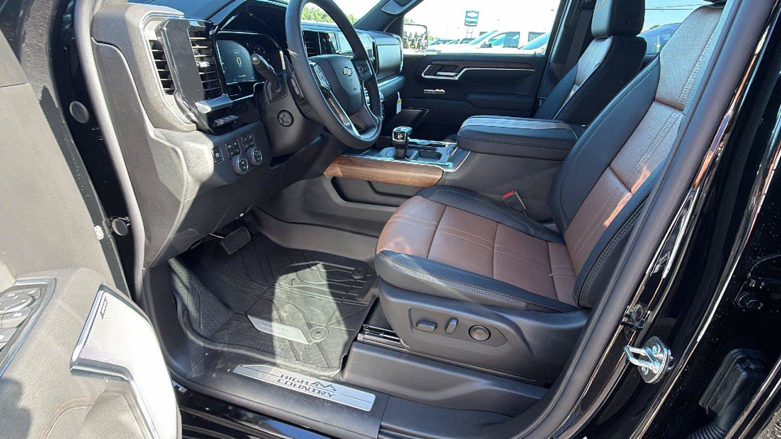 New 2026 Chevrolet Silverado 1500 High Country w/ High Country Premium Package AWD/4WD image 14