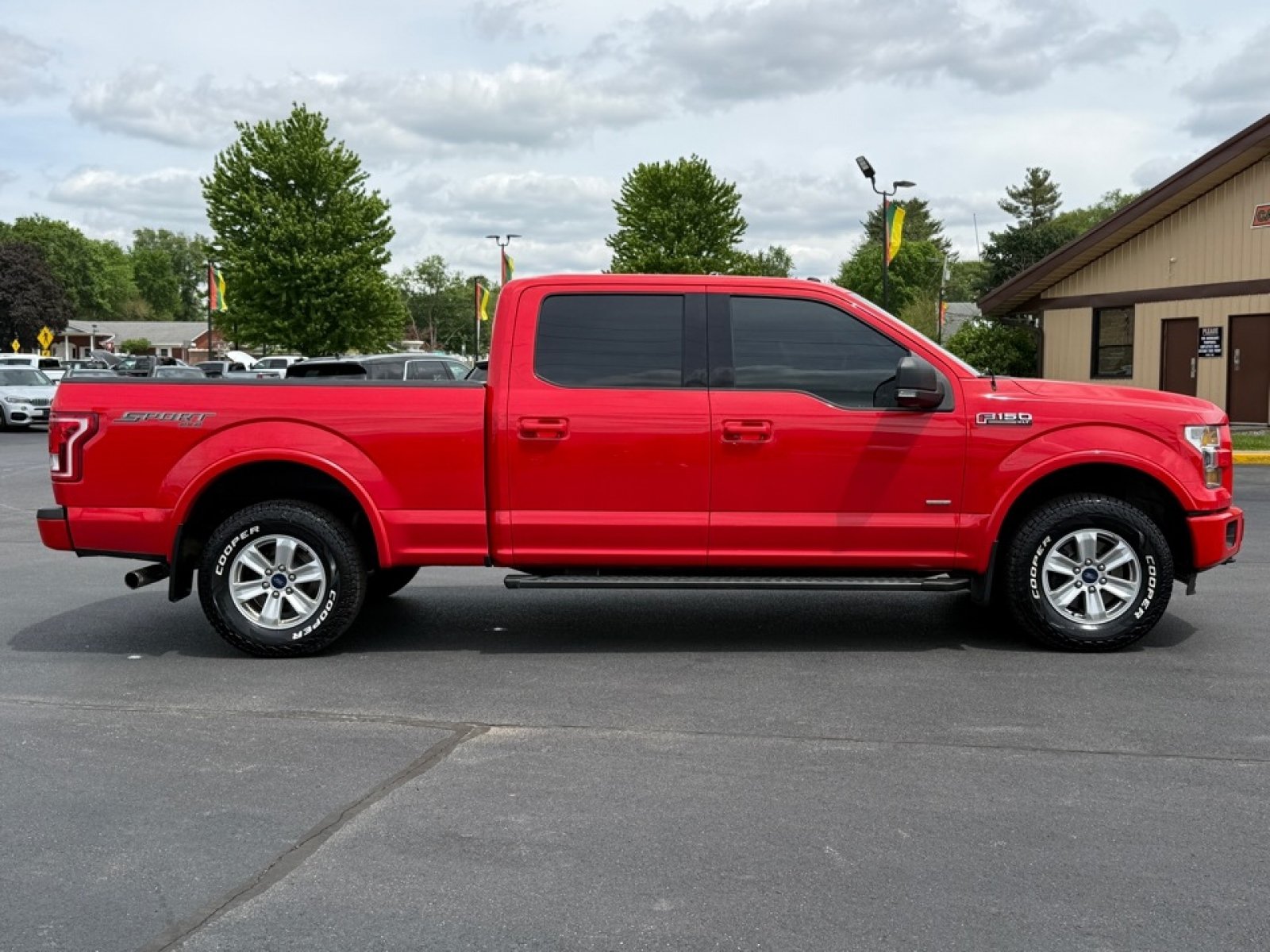 Used 2016 Ford F150 XLT w/ Equipment Group 302A Luxury AWD/4WD image 9