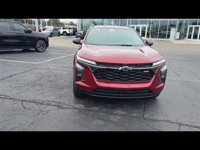 Certified 2024 Chevrolet Trax RS w/ Driver Confidence Package FWD image 3
