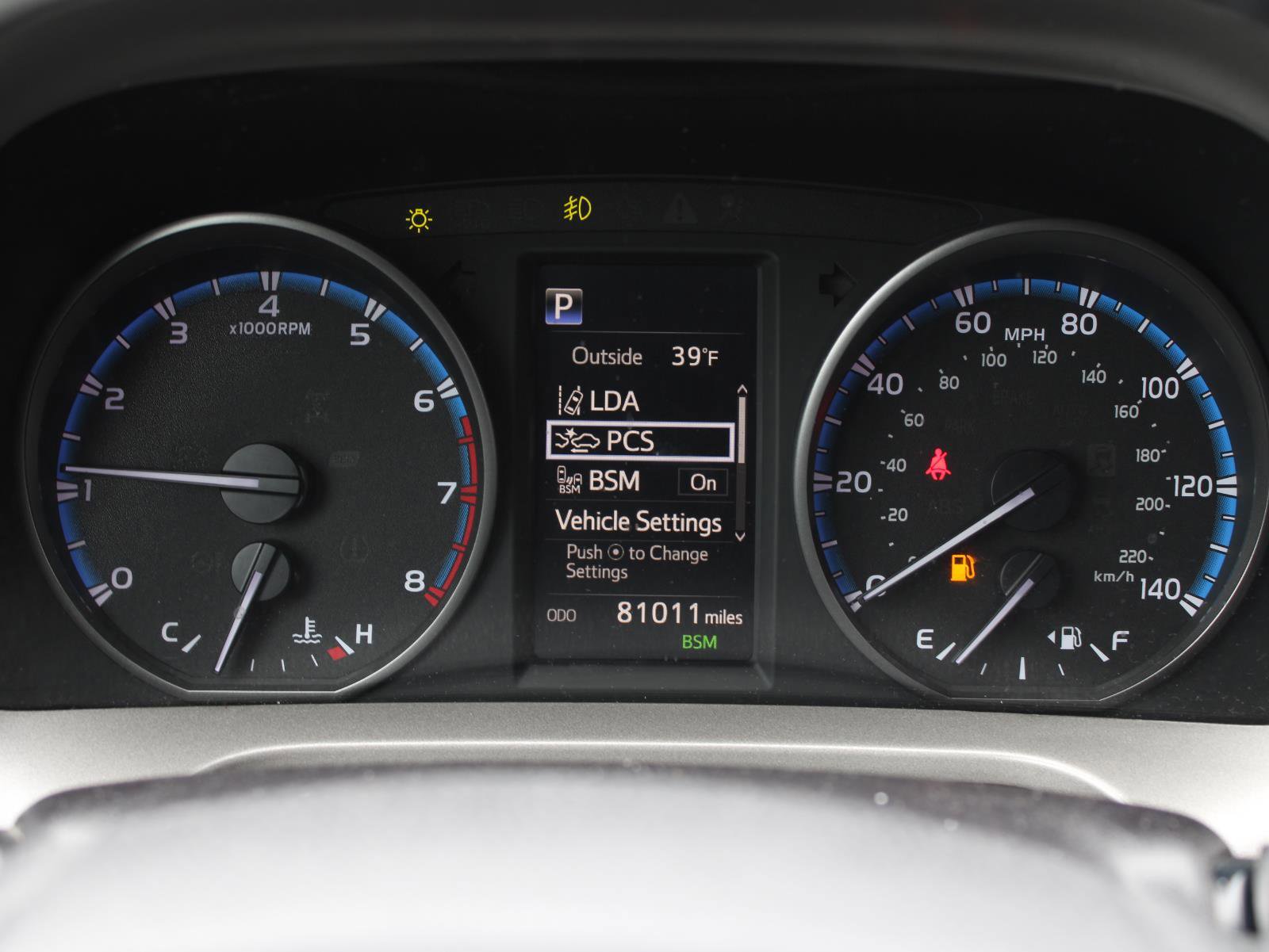 Used 2018 Toyota RAV4 XLE w/ Plus Extra Value Package image 11