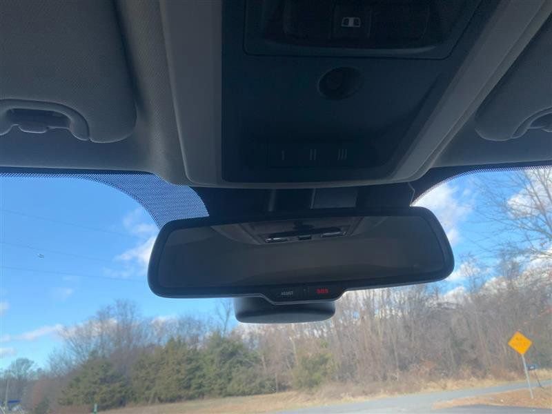 Used 2018 RAM 1500 Laramie image 32