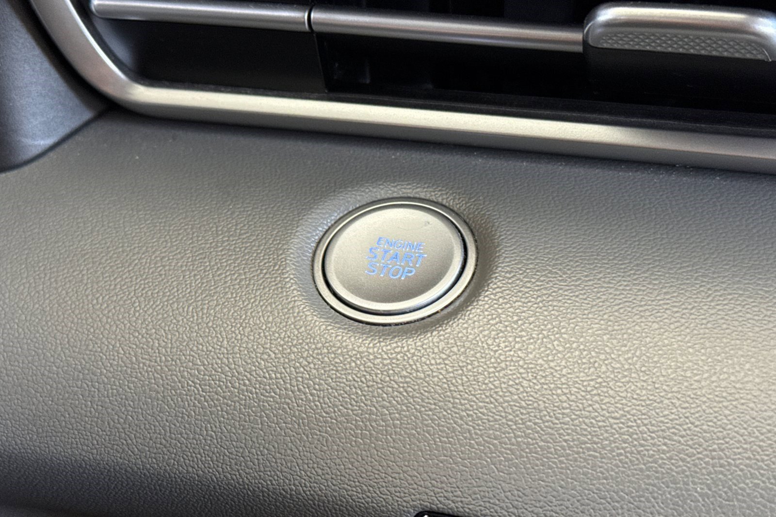 Used 2023 Hyundai Elantra SEL image 33