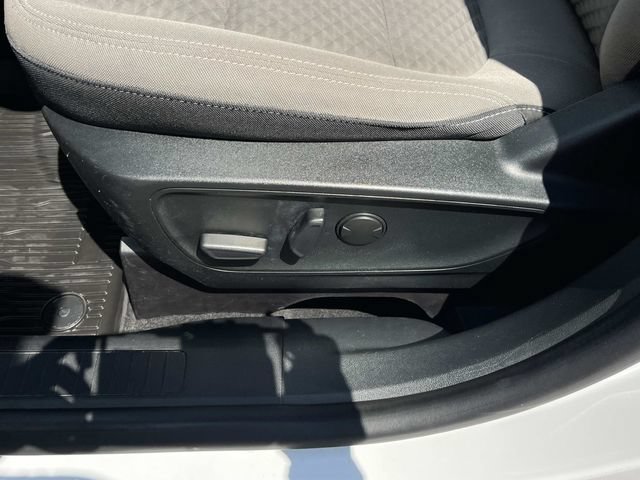 Used 2020 Ford Escape SE FWD image 33