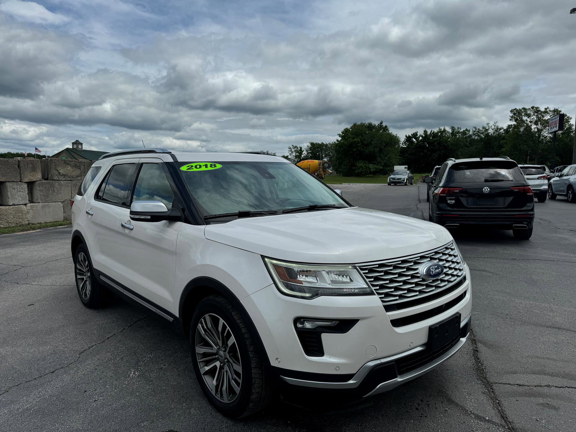 Used 2018 Ford Explorer Platinum image 1
