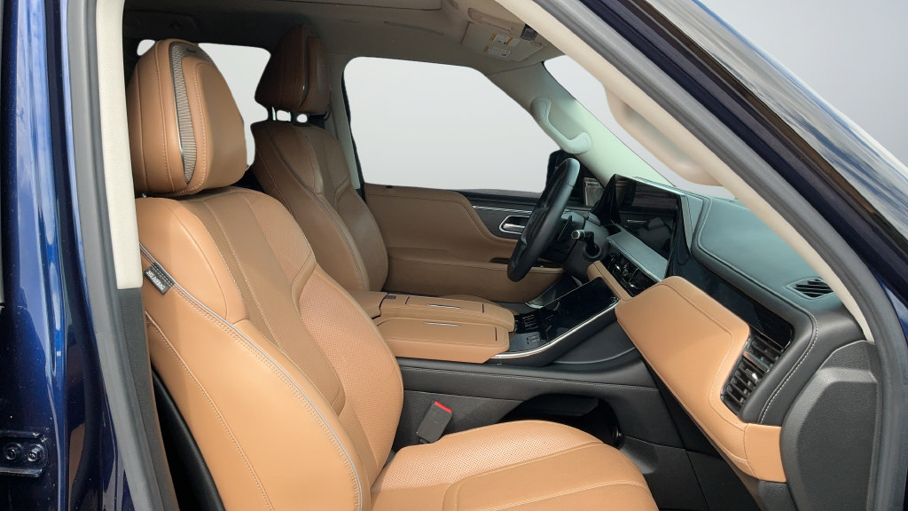 Used 2025 INFINITI QX80 Sensory AWD/4WD image 21