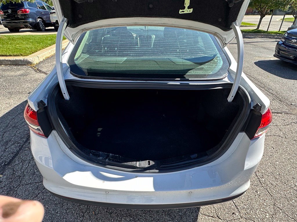 Used 2017 Ford Fusion SE w/ Fusion SE Technology Package FWD image 25