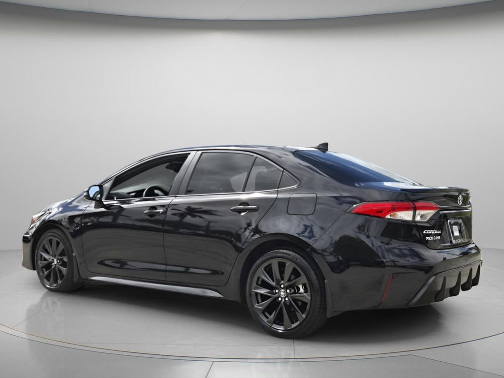 Used 2025 Toyota Corolla SE w/ SE Premium Package image 8