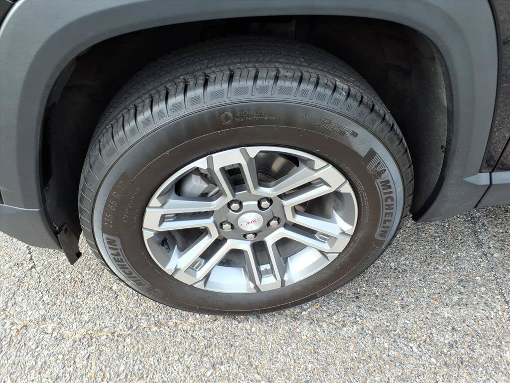 Used 2025 GMC Terrain Elevation w/ Technology Package II AWD/4WD image 9