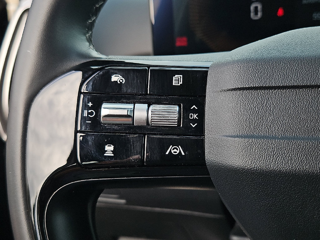 Certified 2026 Kia Sorento LX FWD image 21