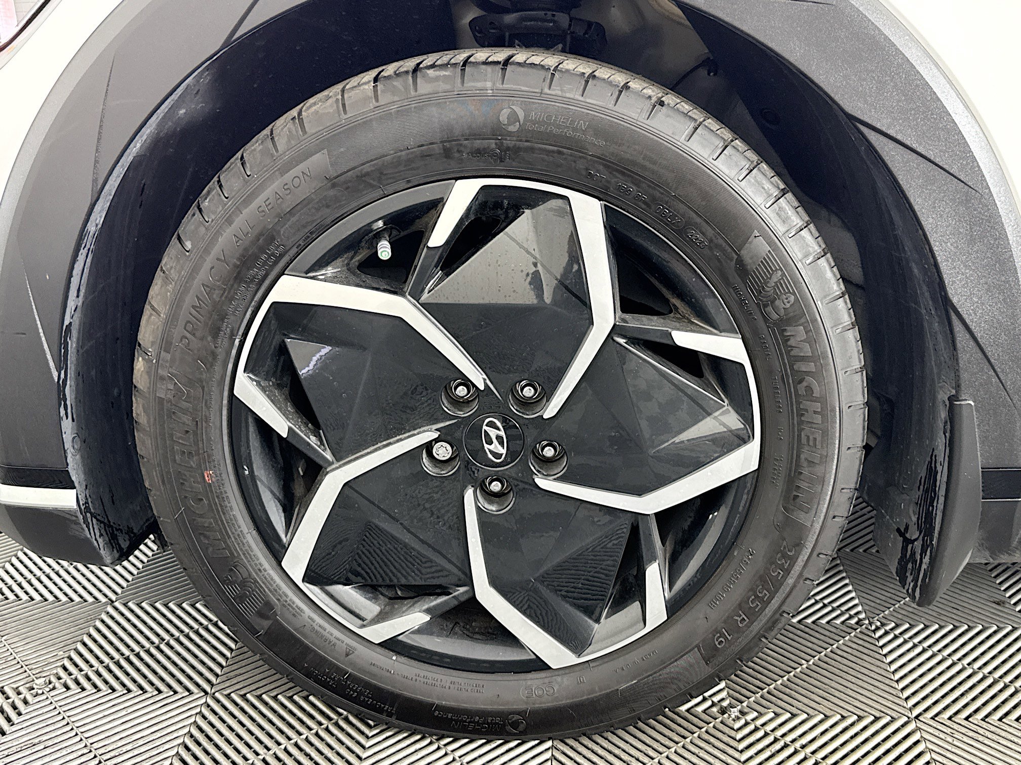 Used 2024 Hyundai Ioniq 5 SEL image 36