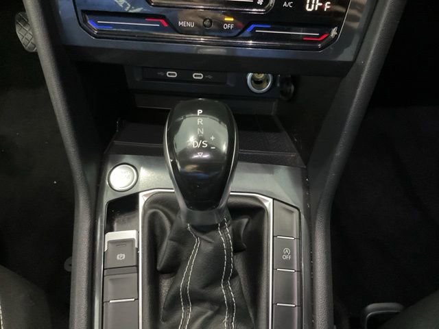 Used 2023 Volkswagen Tiguan SE FWD image 12