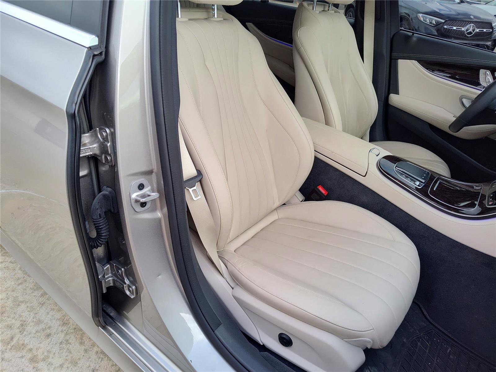 Used 2022 Mercedes-Benz E 450 4MATIC Sedan image 21