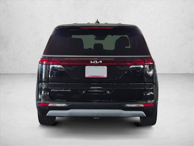 Used 2022 Kia Carnival EX FWD image 7