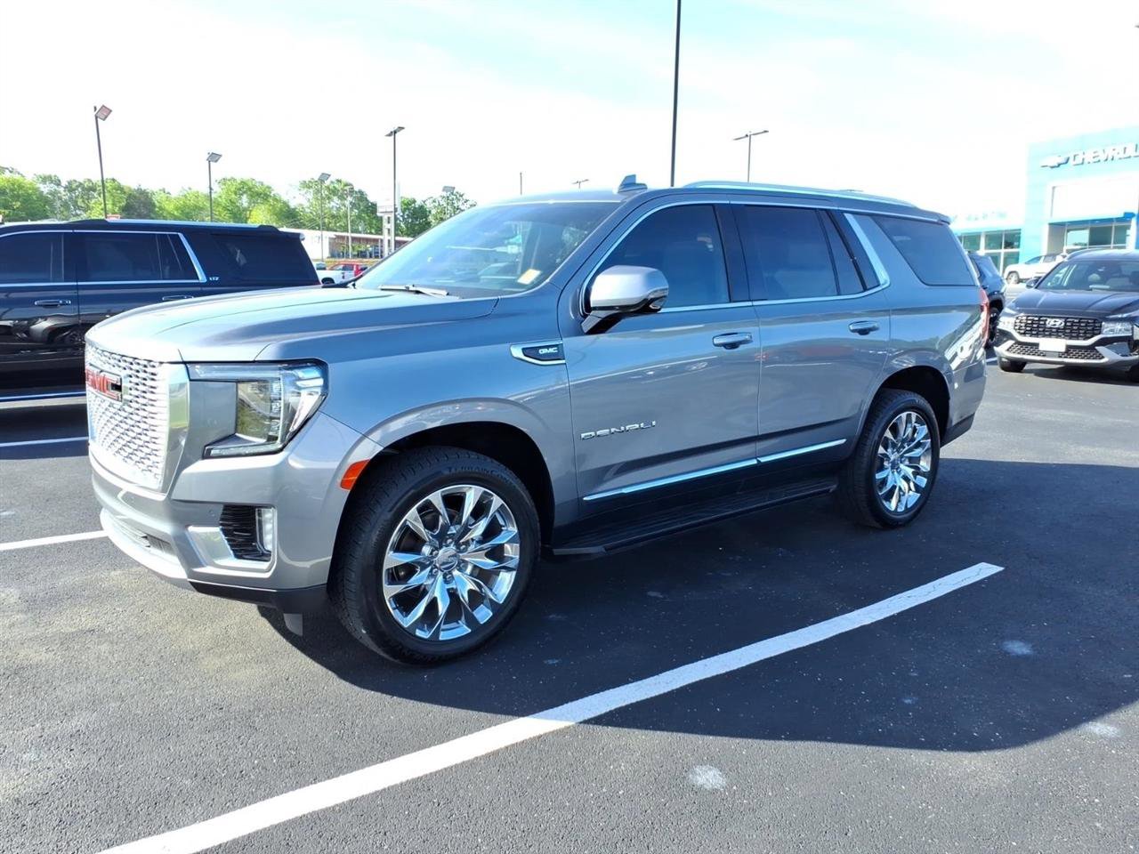 Used 2021 GMC Yukon Denali w/ LPO, Illumination Package image 3