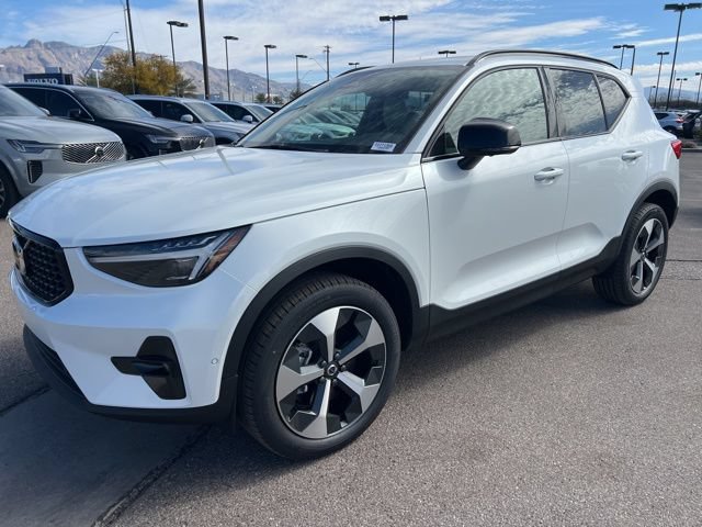 New 2026 Volvo XC40 B5 Plus w/ Protection Package Premier AWD/4WD image 8