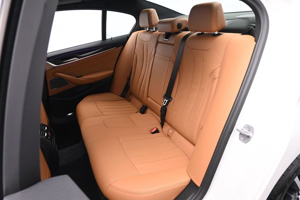 Used 2023 BMW 530i xDrive w/ Premium Package AWD/4WD image 15