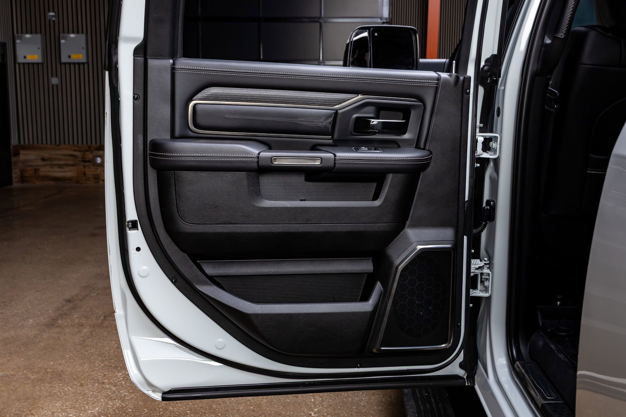 Used 2022 RAM 2500 Limited w/ Night Edition image 39