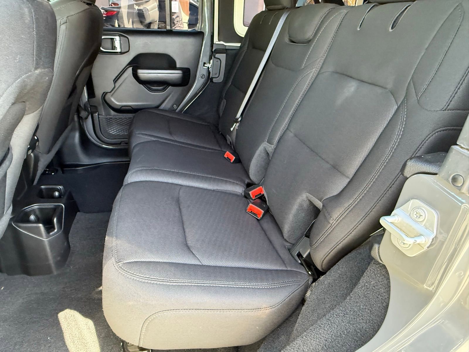 Used 2020 Jeep Wrangler Unlimited Sport S image 33