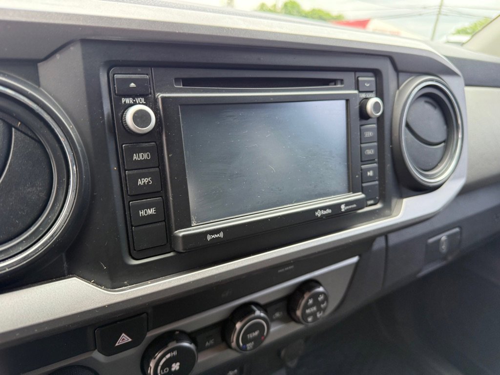 Used 2019 Toyota Tacoma SR5 AWD/4WD image 12