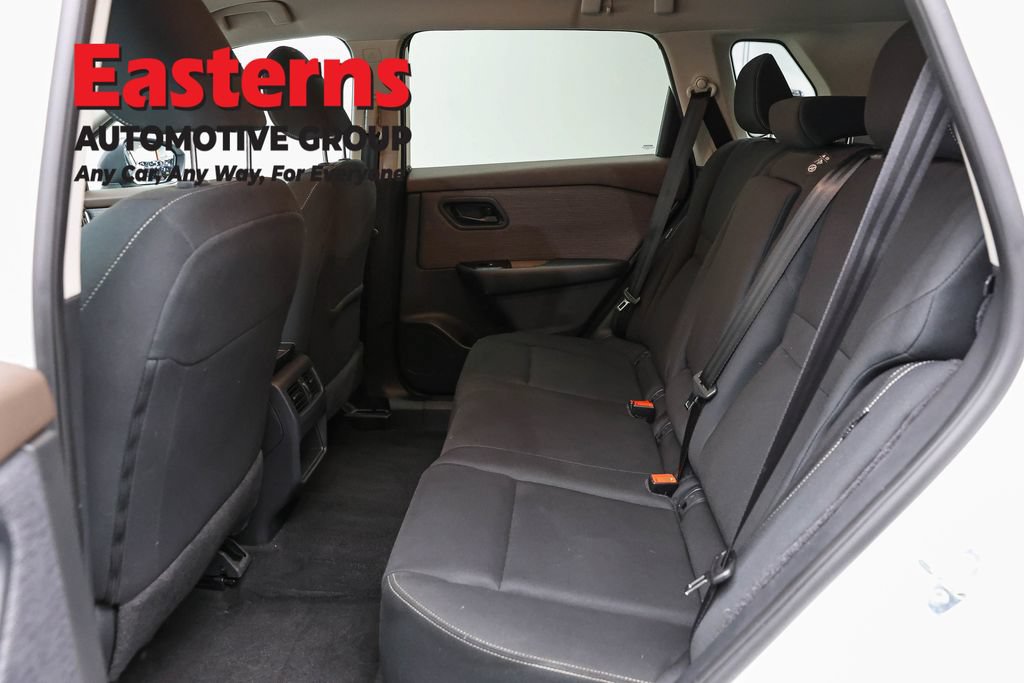 Used 2023 Nissan Rogue S AWD/4WD image 21