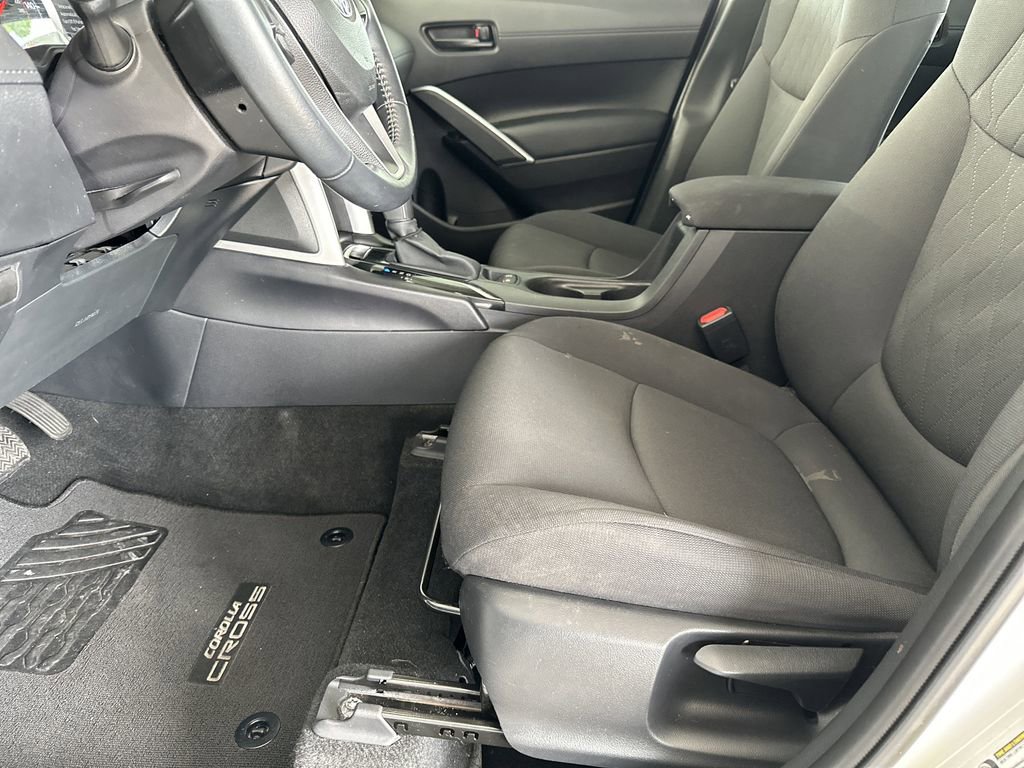 Used 2022 Toyota Corolla Cross LE image 13