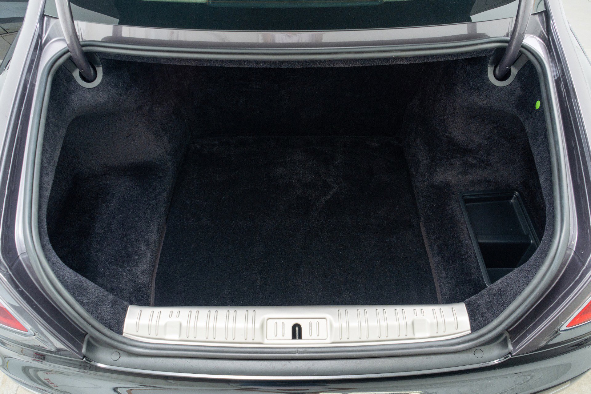 Used 2017 Rolls-Royce Ghost Extended Wheelbase image 19