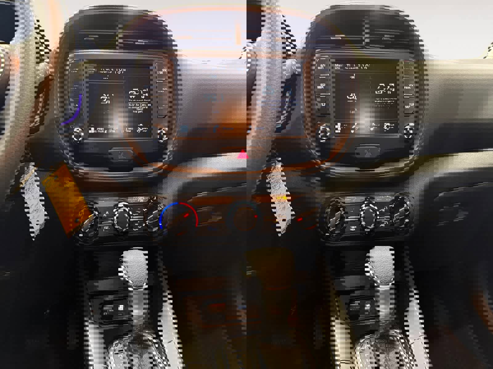 Used 2025 Kia Soul LX w/ LX Technology Package image 12