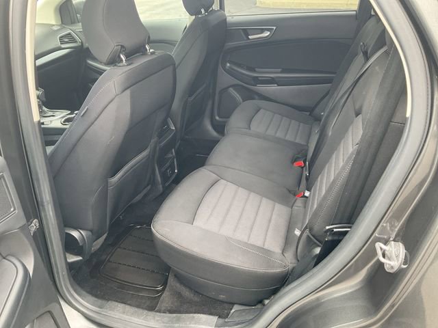 Used 2016 Ford Edge SE image 12