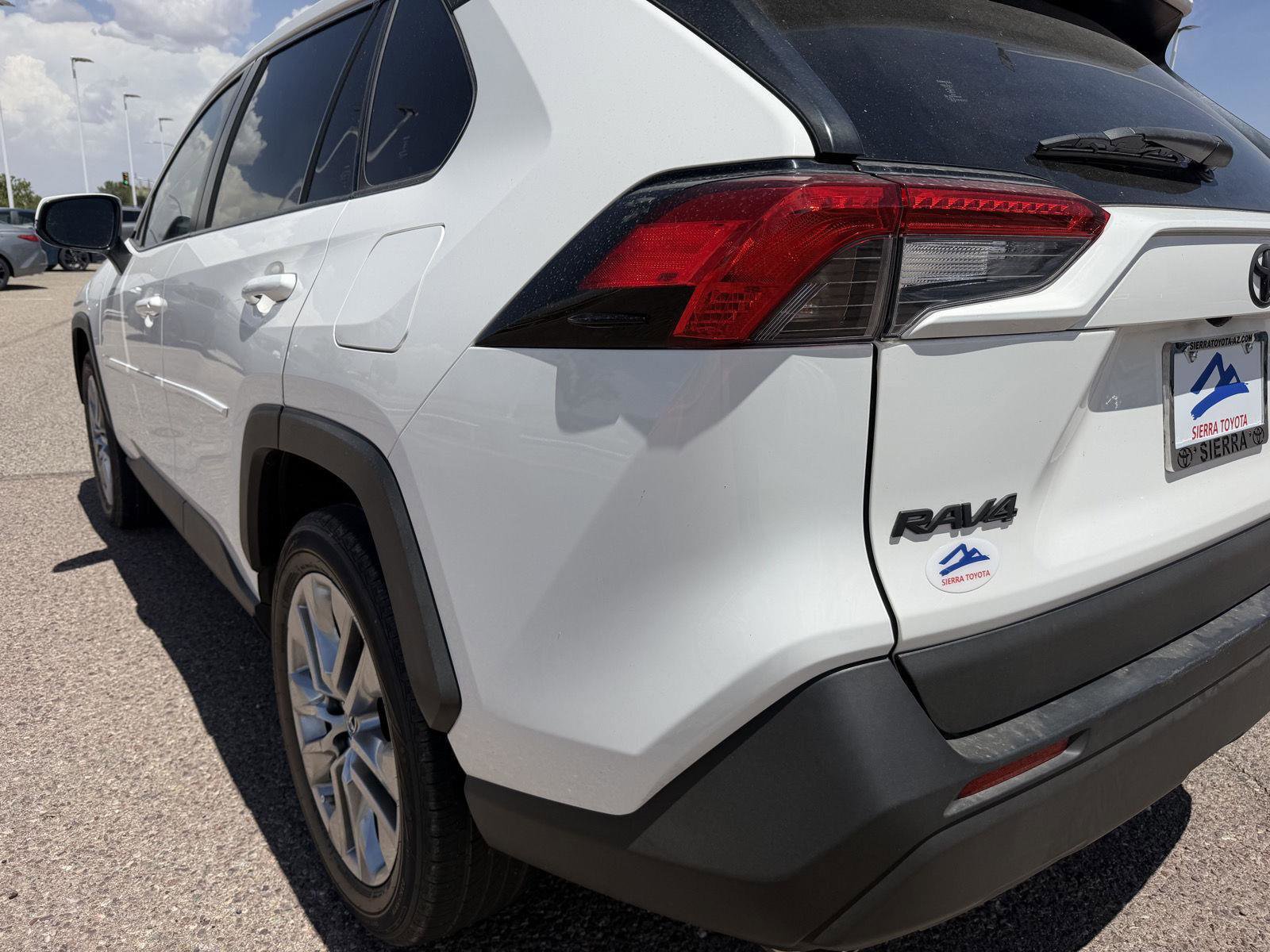 Used 2019 Toyota RAV4 XLE Premium w/ Carpet Mat Package FWD image 11