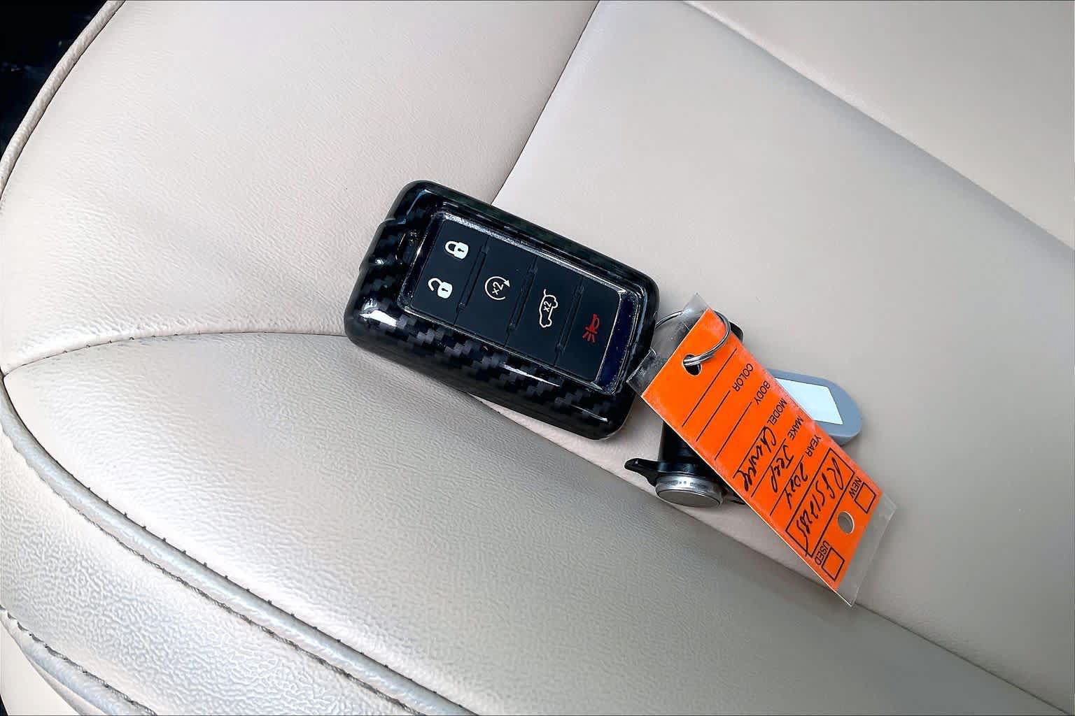 Used 2024 Jeep Grand Cherokee Limited w/ Black Appearance Package RWD image 12