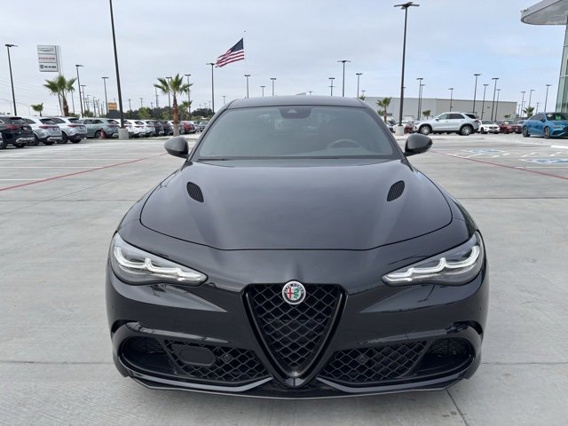 Used 2024 Alfa Romeo Giulia Quadrifoglio image 2