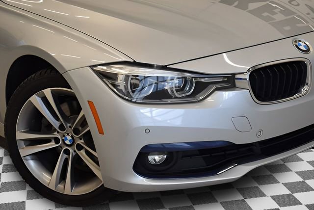 Used 2017 BMW 330i xDrive Sedan AWD/4WD image 33
