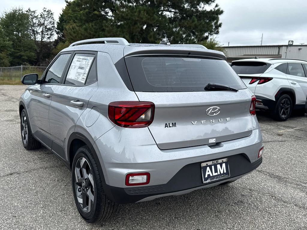 New 2026 Hyundai Venue SEL image 3