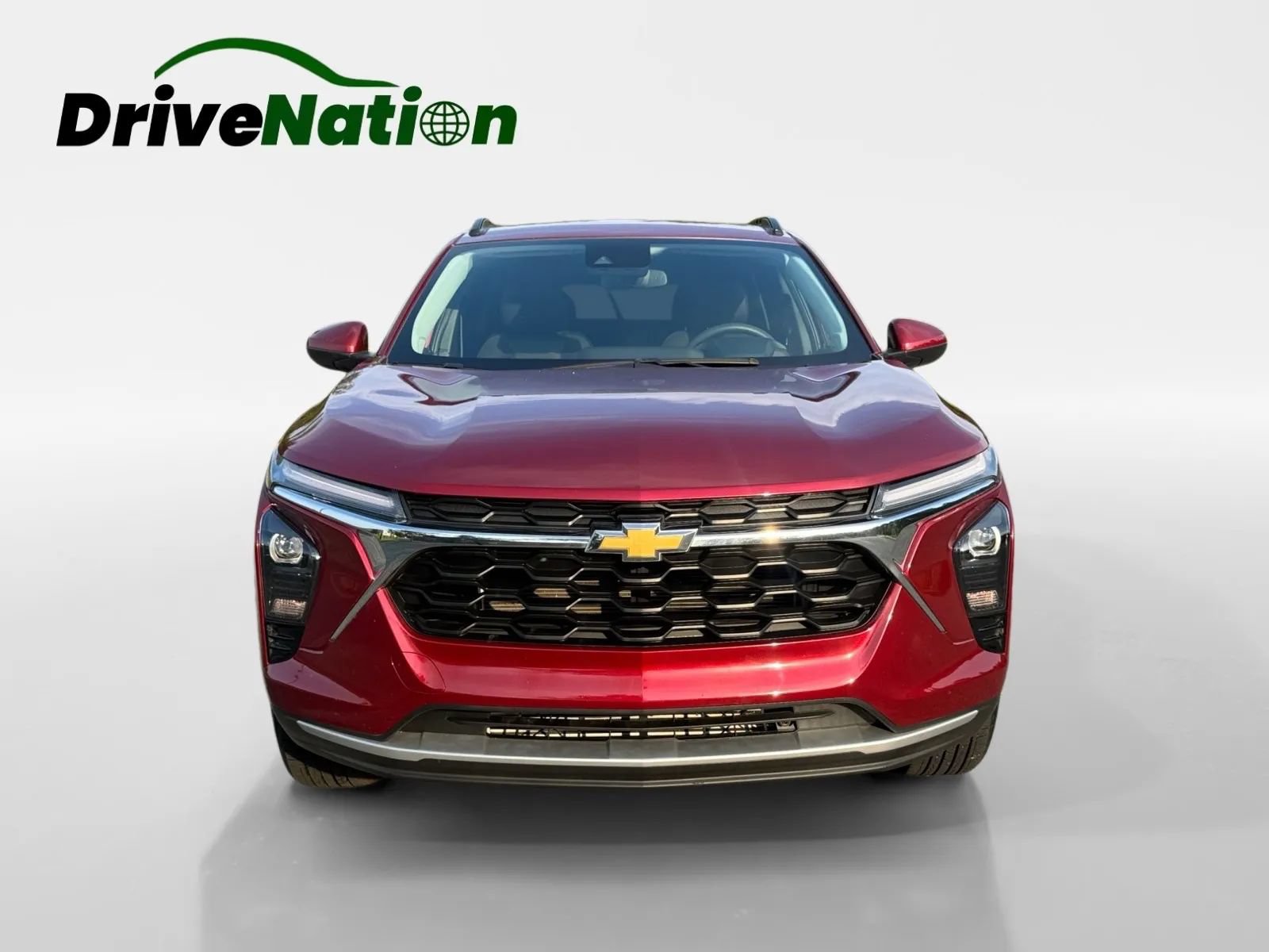 Used 2025 Chevrolet Trax LT FWD image 2